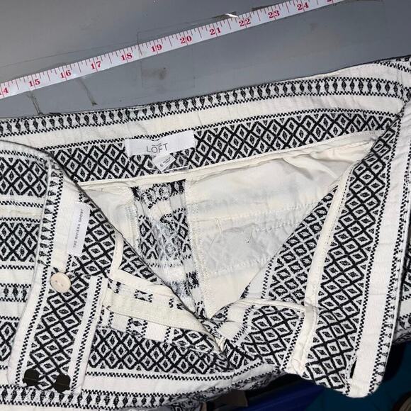 Ann Taylor loft women’s size 6 the Riviera striped texture pocketed shorts - Picture 4 of 7